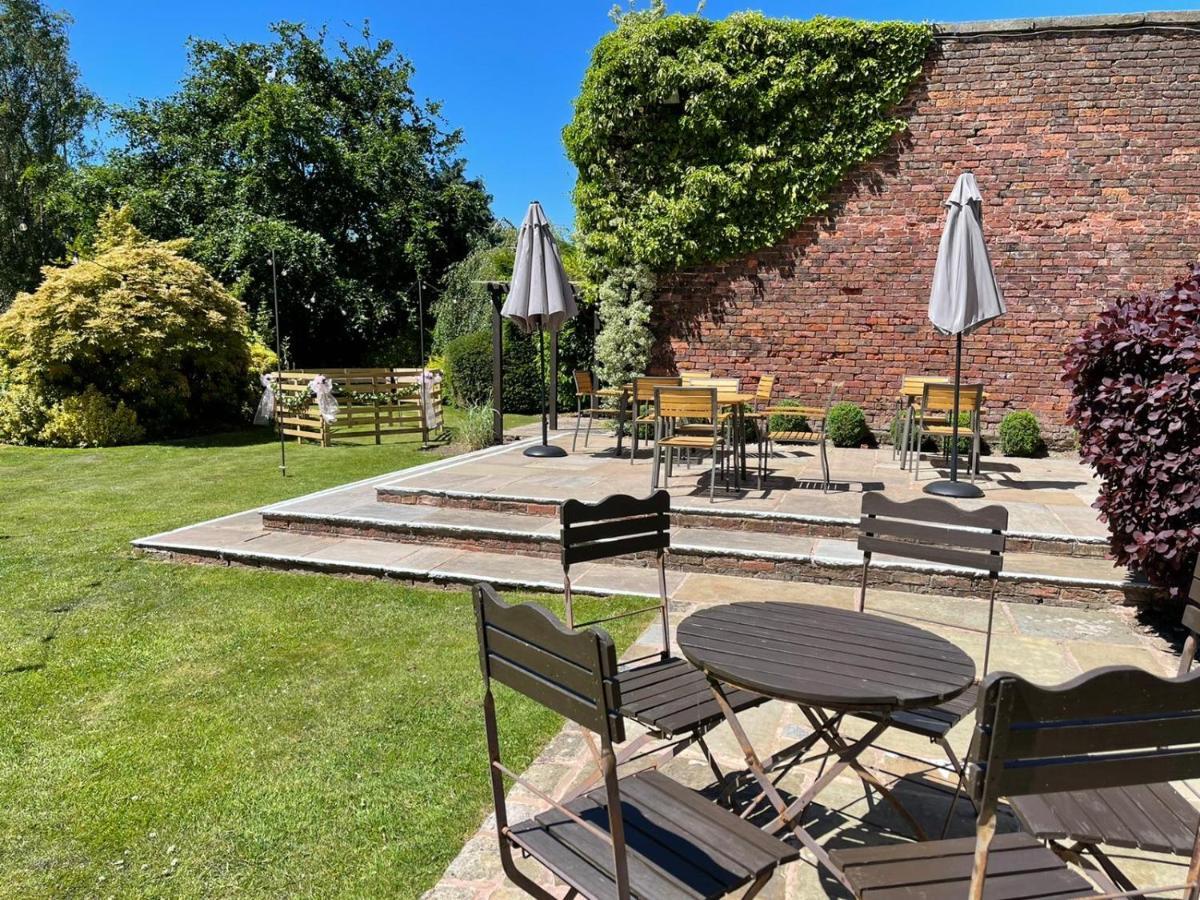 Singleton Lodge Country House Hotel Poulton-le-Fylde Bagian luar foto