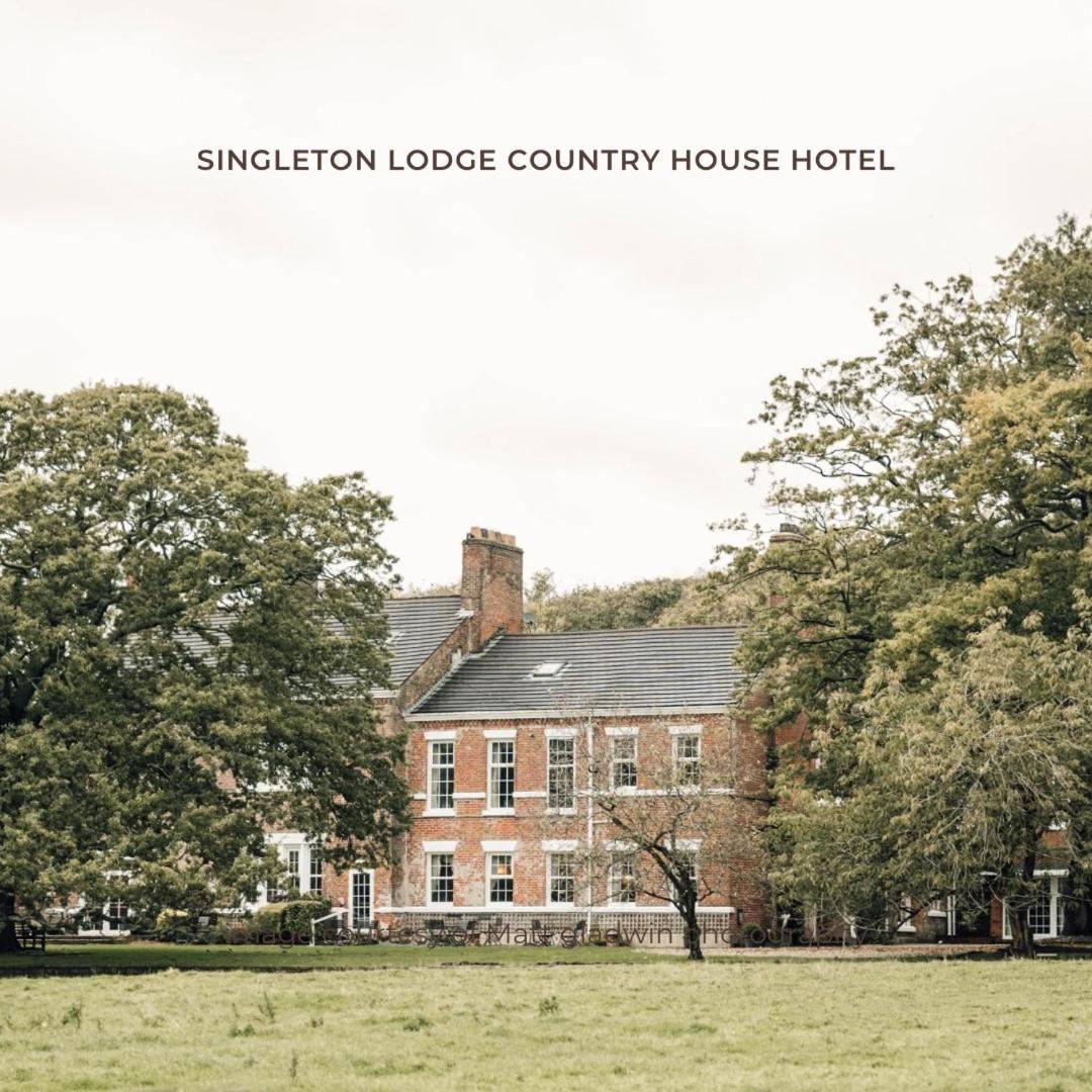 Singleton Lodge Country House Hotel Poulton-le-Fylde Bagian luar foto