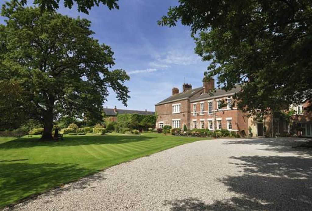 Singleton Lodge Country House Hotel Poulton-le-Fylde Bagian luar foto