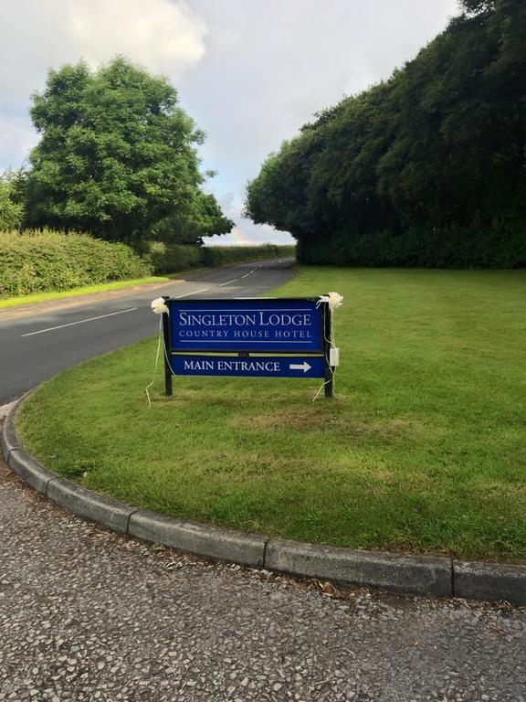 Singleton Lodge Country House Hotel Poulton-le-Fylde Bagian luar foto