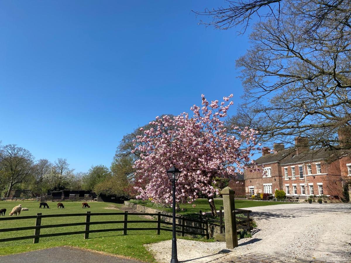 Singleton Lodge Country House Hotel Poulton-le-Fylde Bagian luar foto